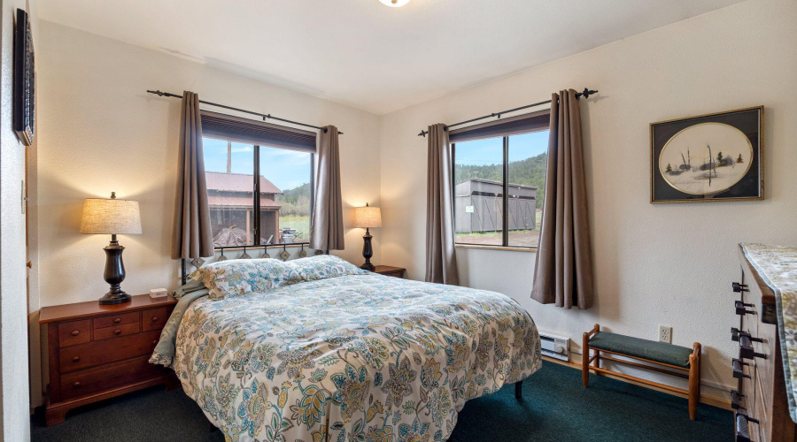 SMALL CABIN BEDROOM 2A