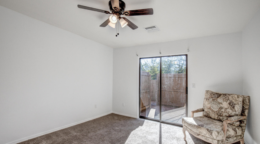 052