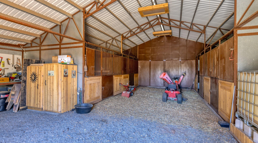 487 County Road 3144, Vernon, AZ 85940