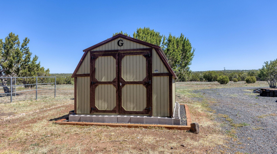 487 County Road 3144, Vernon, AZ 85940