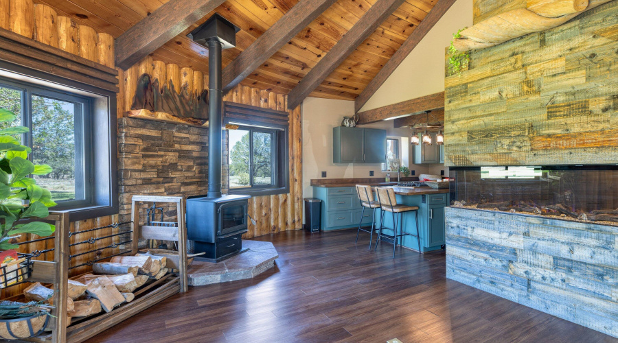 487 County Road 3144, Vernon, AZ 85940