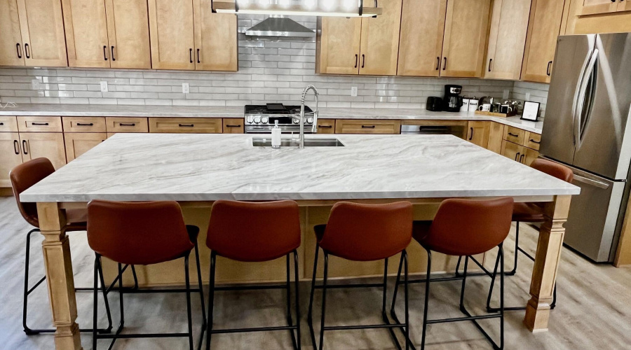 Huge island with seating for 6