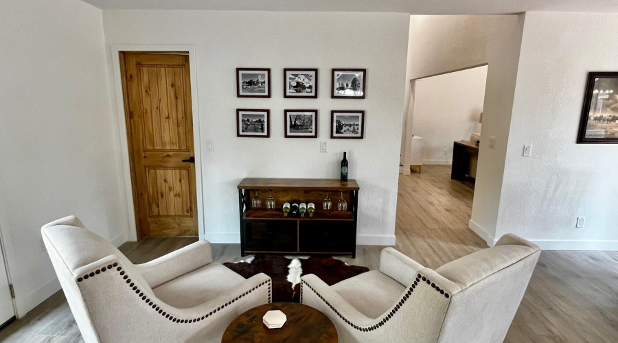 Small bar area off of kitchen
