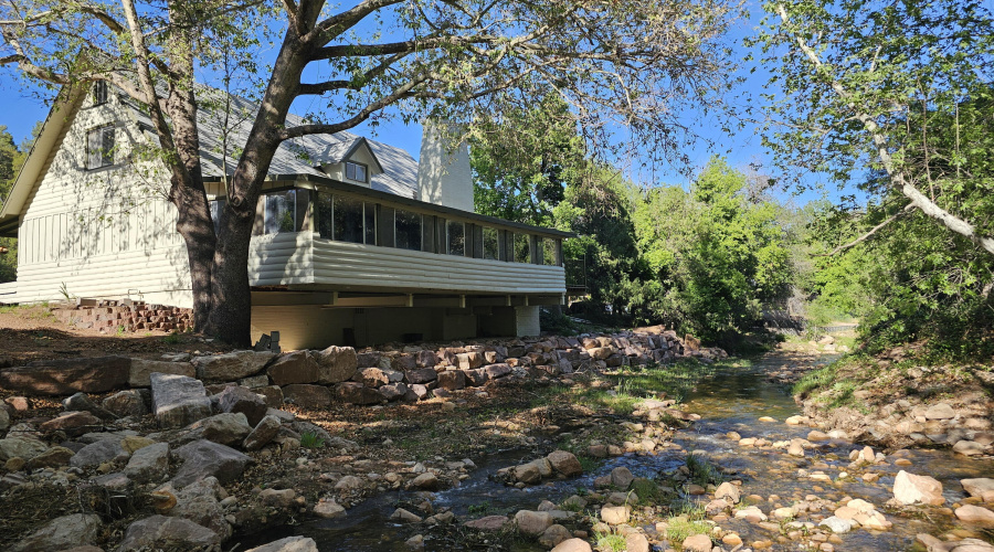 461 W Scott Dr
