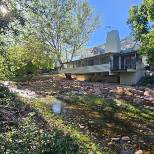 461 W Scott Dr