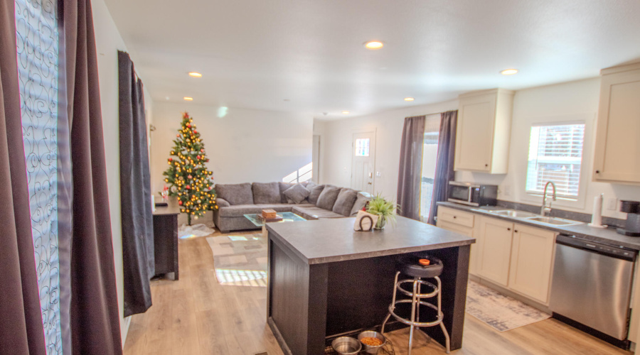 Mikesell - Apache Dr MLS-25