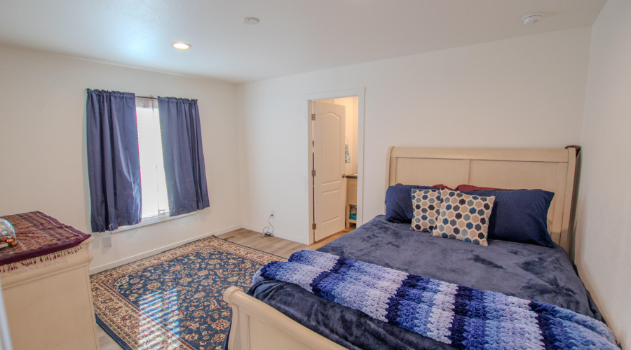 Mikesell - Apache Dr MLS-33