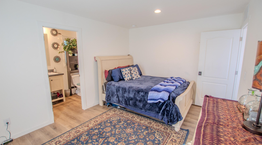 Mikesell - Apache Dr MLS-34