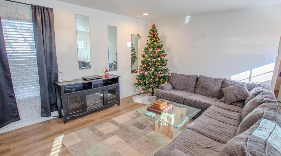 Mikesell - Apache Dr MLS-18