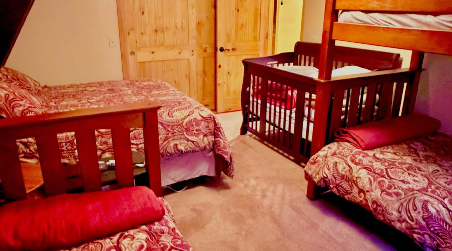 bedrooms 2 down stairs