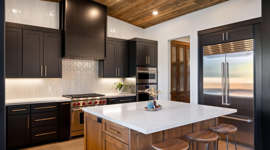 Kitchen to Butler Pantry
