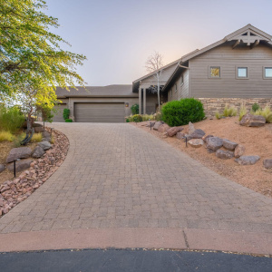 2208 E Filaree Cir - 01