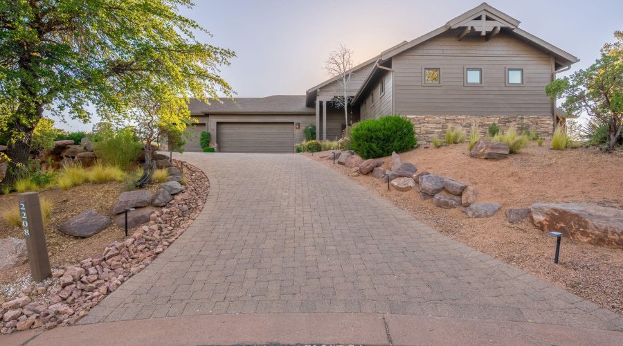 2208 E Filaree Cir - 01