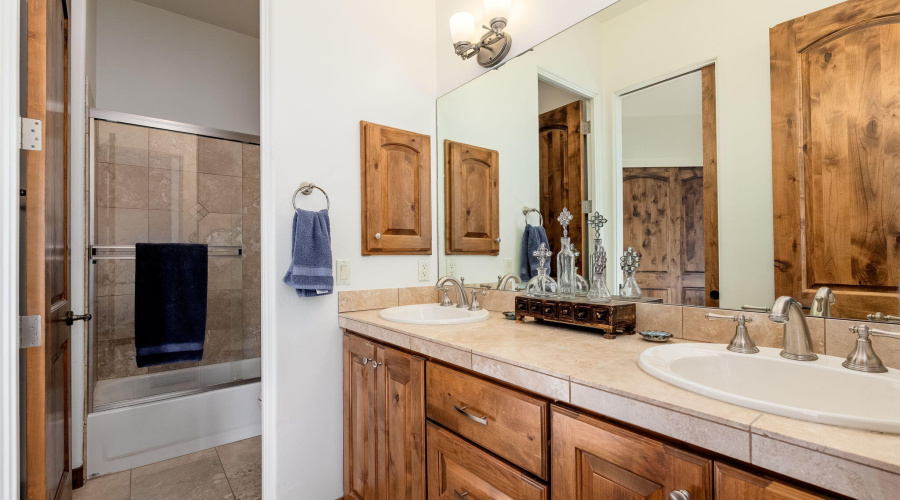 2208 E Filaree Cir - 26