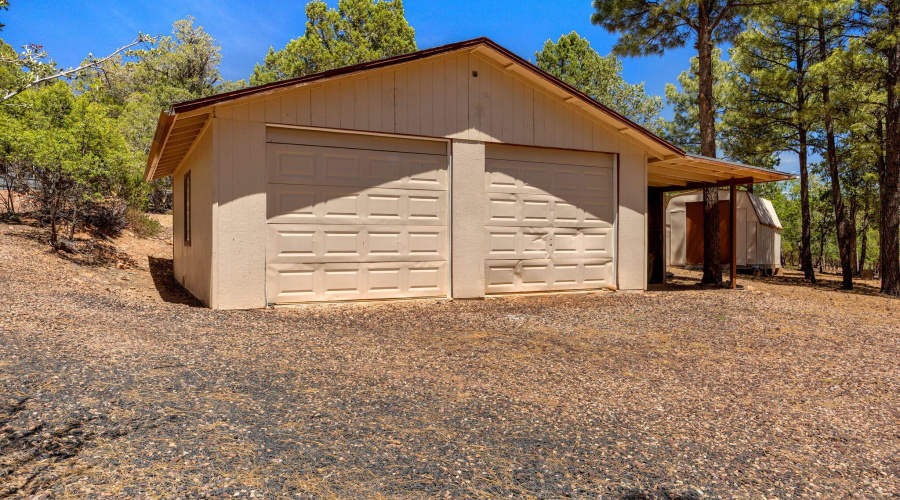 Detached Garage