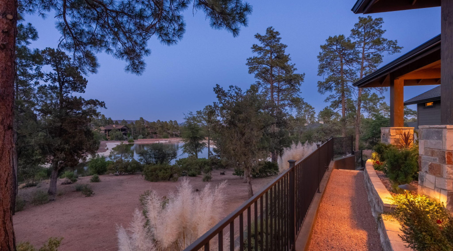 602 N Redbud Cir - 70