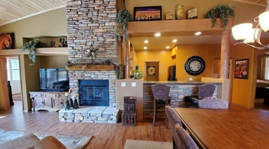 Living Room & Breakfast Bar