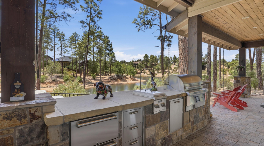 Outdoor Kitchen