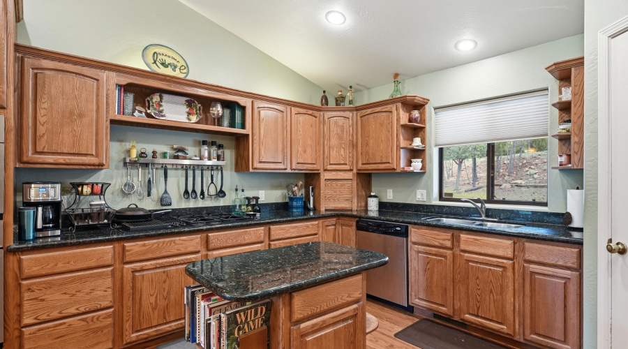 12 Open kitchen