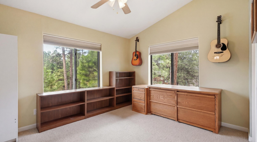 29 Guest bdrm 2 murphy bed incl