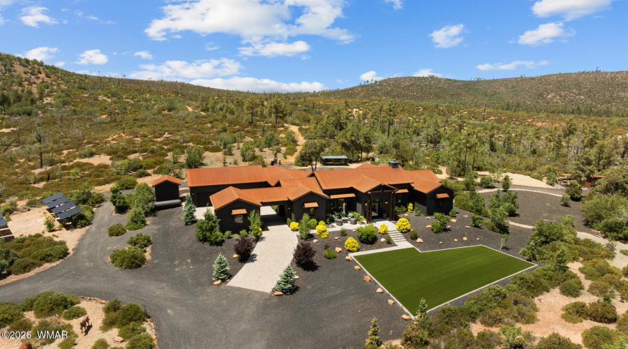 Impressive Estate Entry