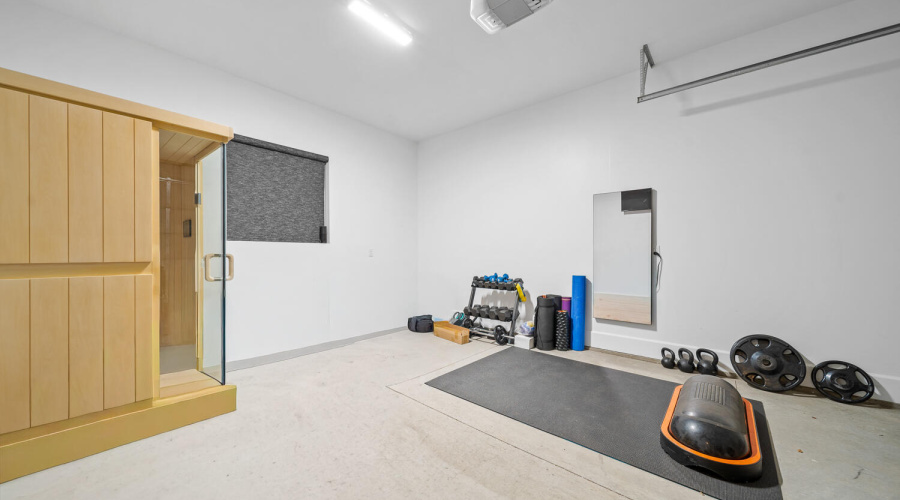 Med-Spa/Flex Room/extra Garage