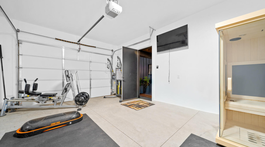 Home Gym/detached Garage