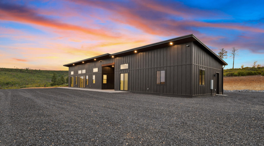Off-Grid Lux Mountain Modern Design