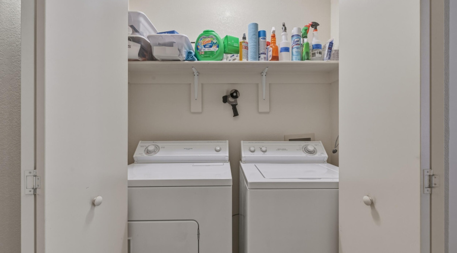 18 laundry in hall