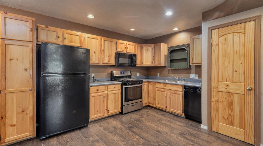 OPEN KITCHEN