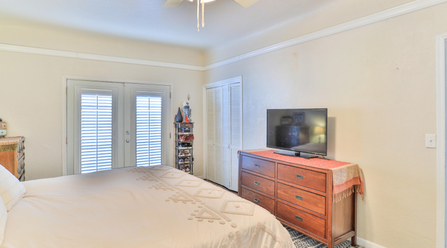 MainBedroom (1)