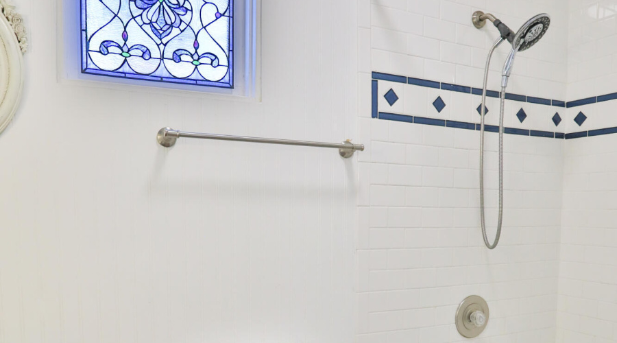 Bathroom1 (2)