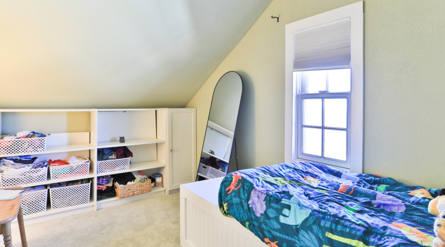 Upstairs1stBedroom (3)
