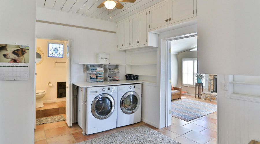 Laundryroom (2)