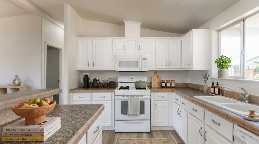 2077 Andelyn Court, Lakeside, AZ 85929