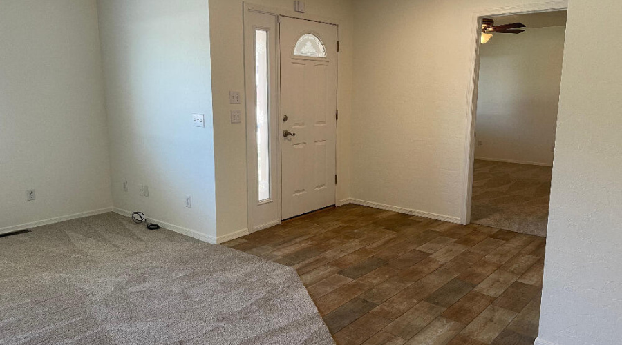1541 N Fairway Dr Entry