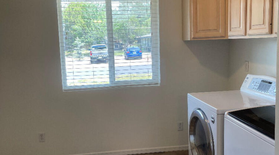 1541 N Fairway Dr Laundry 1