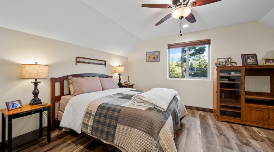 Upstairs Bedroom 4