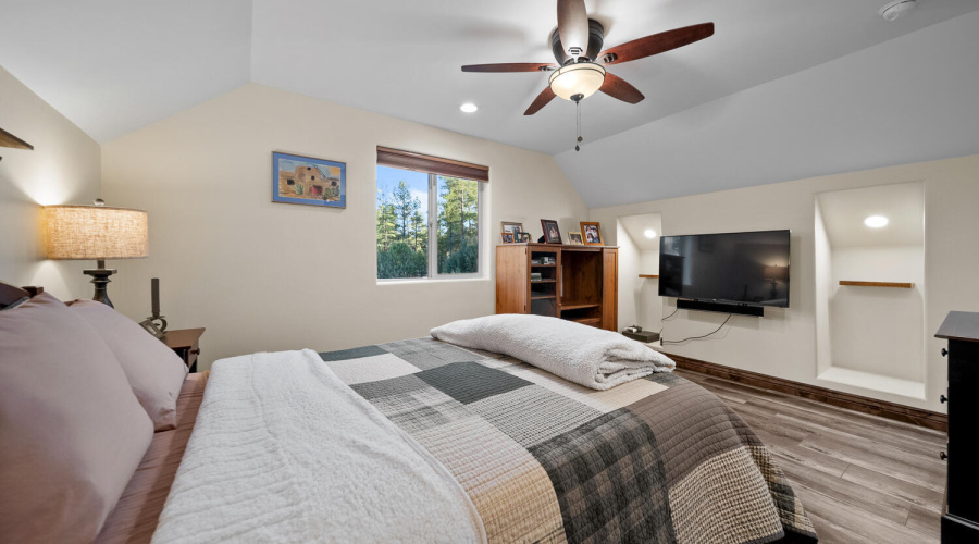 Upstairs Bedroom 4