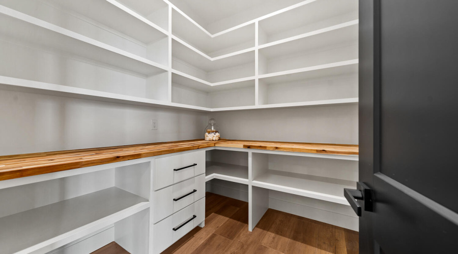 Walk-In Pantry