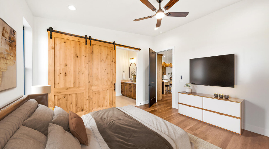 Virtual Staged Primary Suite