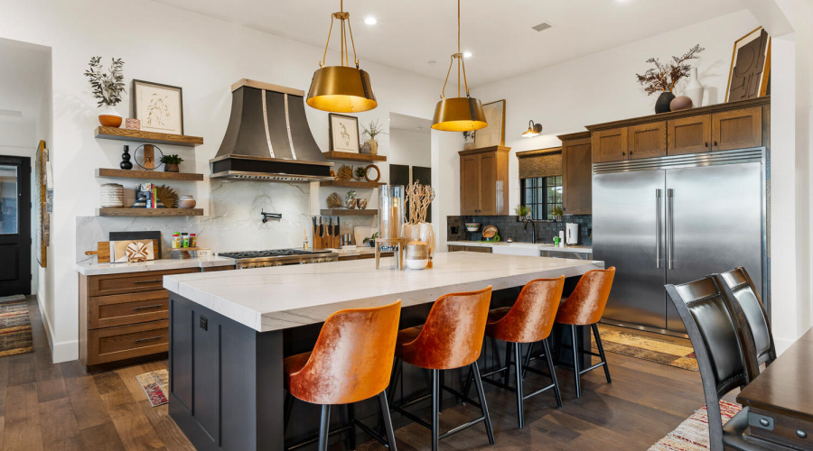 Luxury Open Concept Entertaining Kitchen