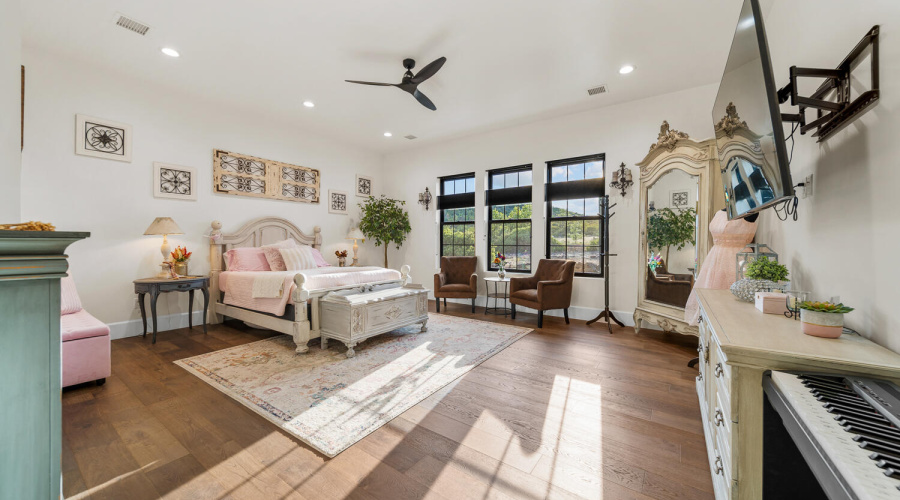 Retreat/Flex Room