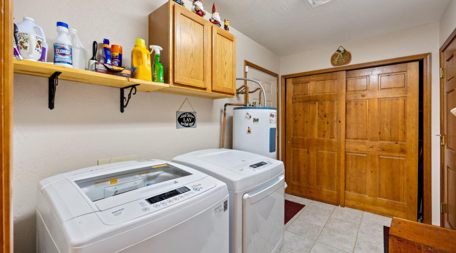 2788ChandelleLn-HeberOvergaard-AZ-24