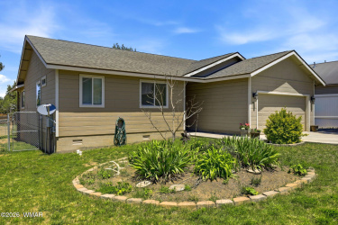 40 Canyon Loop, Show Low, Arizona 85901, Bedrooms, ,Bathrooms,Residential,For Sale,Canyon,261384