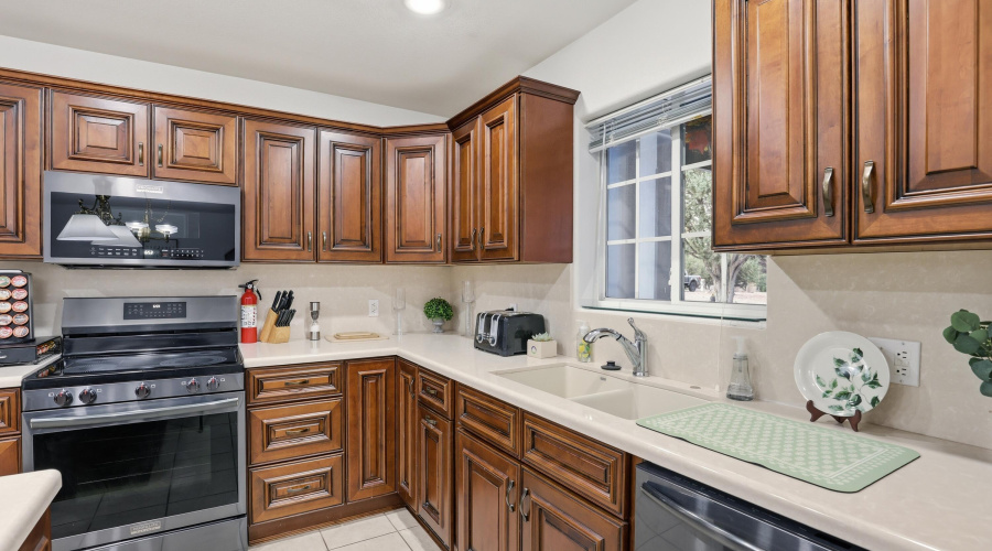 Sherwood_Dr_021