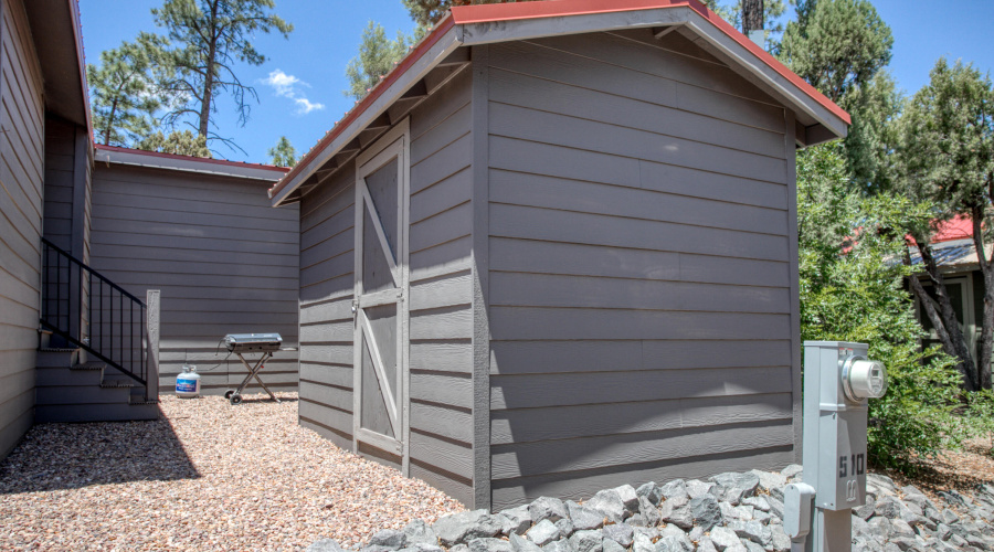 Exterior Back/Shed