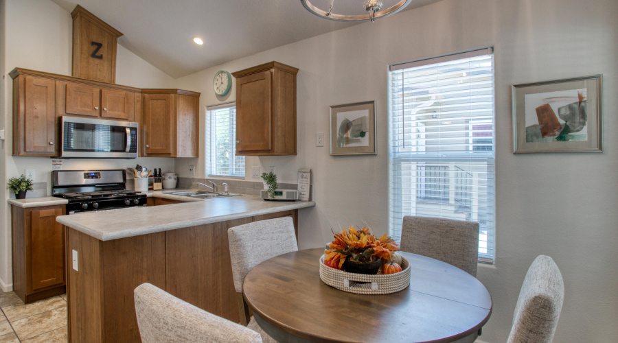 Dining/Kitchen