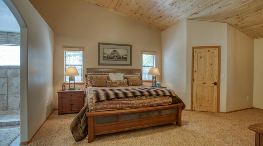 5222 Mountain Gate Circle, Lakeside,