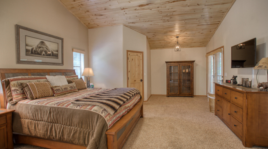5222 Mountain Gate Circle, Lakeside,